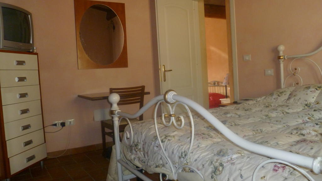 Le Ginestre B & B Massarosa Pokoj fotografie
