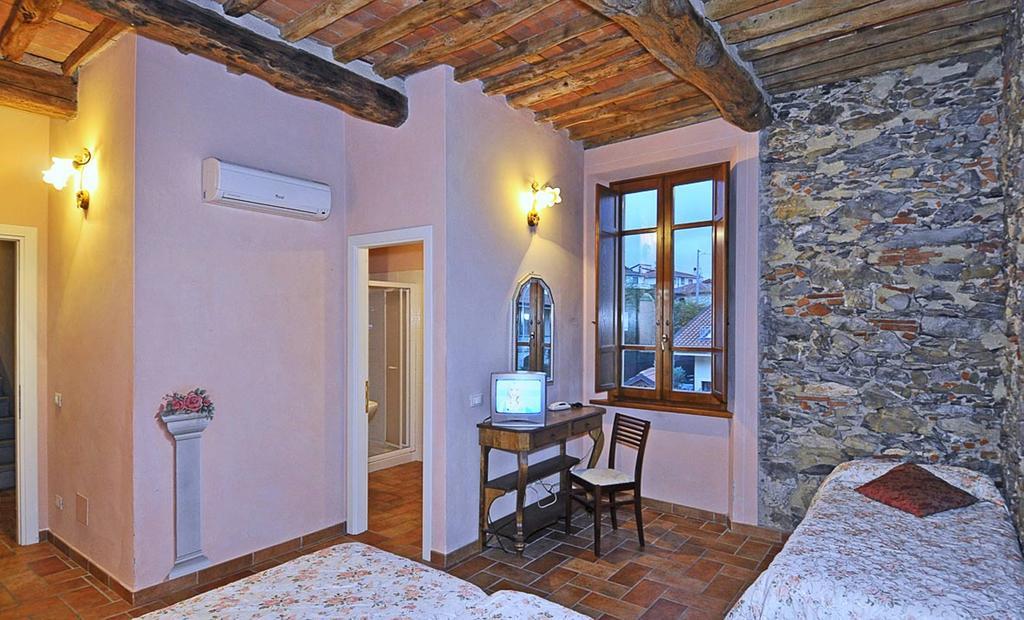 Le Ginestre B & B Massarosa Pokoj fotografie